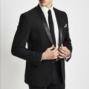 ✨ Statements Black Tie ✨